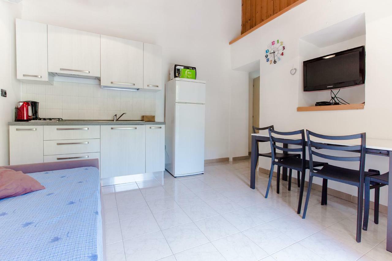 Apartments Suster Torbole Sul Garda Exterior foto